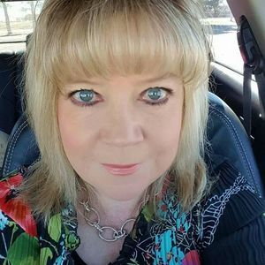 Meet your Posher, Dee